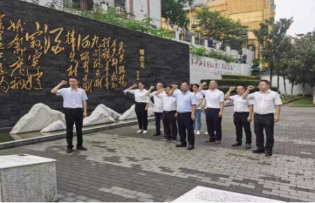 公司投資發(fā)展部黨支部到識字里社區(qū)開展主題黨日暨志愿服務(wù)活動(dòng)